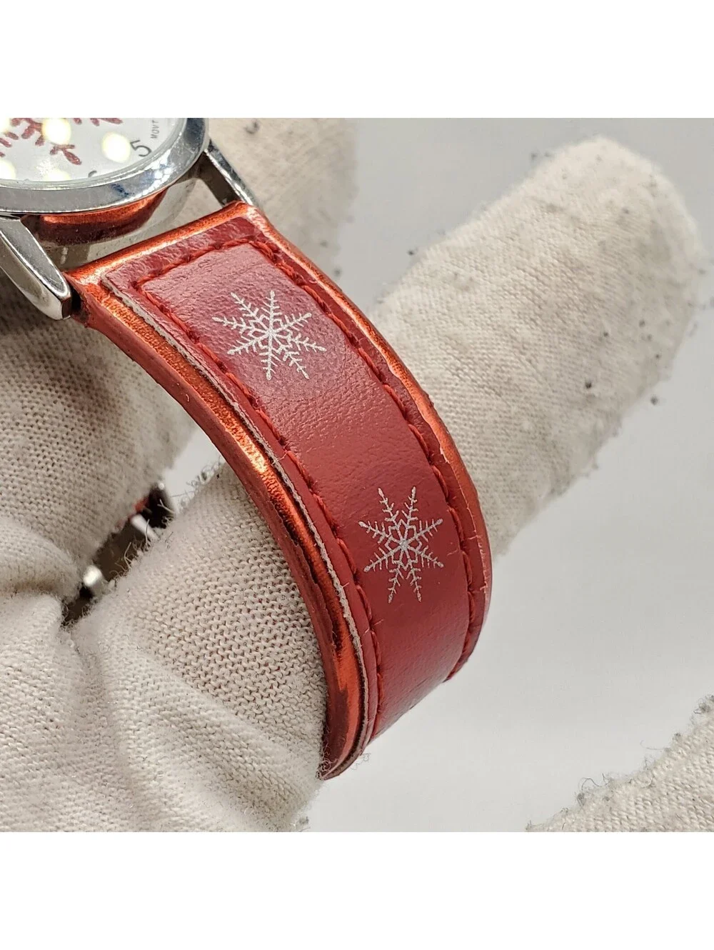 Red Snowflake Quartz Watch Womens 32mm Red Snowflake Band New Battery